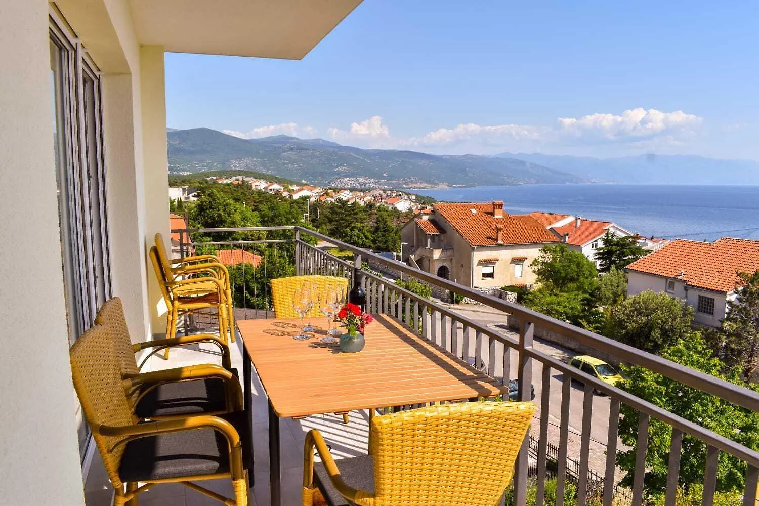 Tomaic Apartment Novi Vinodolski 0*,